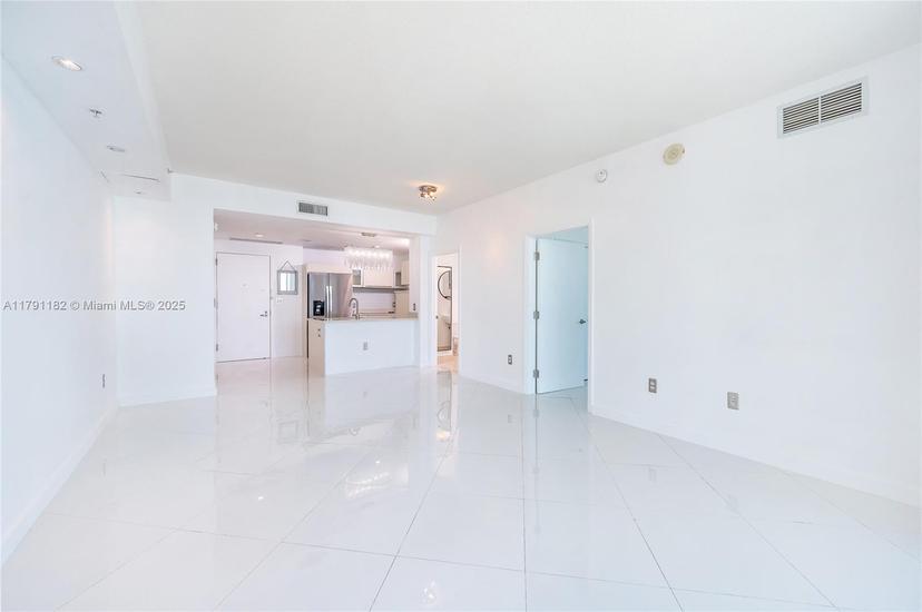 Picture of 1900 N Bayshore Dr # 2816, Miami FL 33132