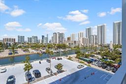 Picture of 500 Bayview Dr # 527, Sunny Isles Beach, FL 33160