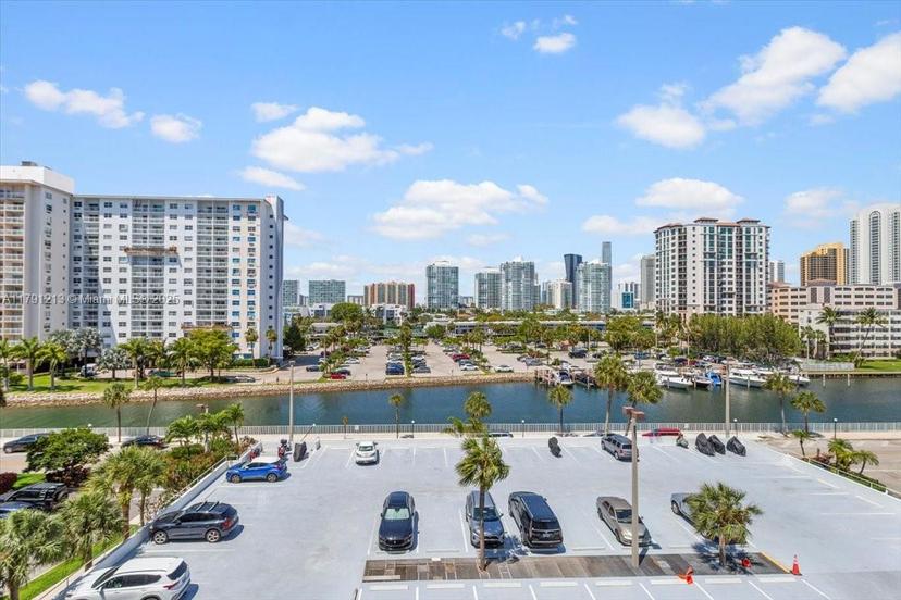 Picture of 500 Bayview Dr # 527, Sunny Isles Beach FL 33160