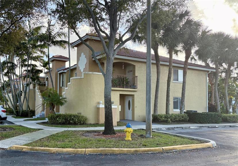 Picture of 680 NW 79Th Ter # 104, Pembroke Pines FL 33024