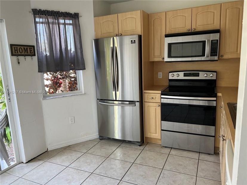 Picture of 680 NW 79Th Ter # 104, Pembroke Pines FL 33024