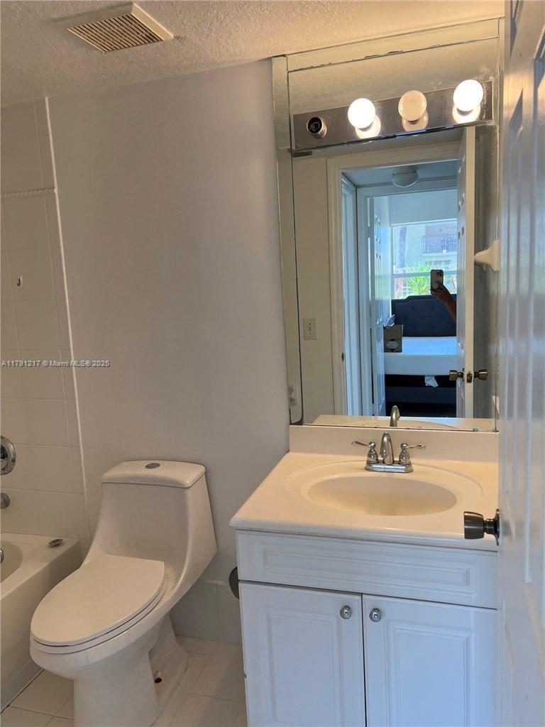 Picture of 680 NW 79Th Ter # 104, Pembroke Pines FL 33024