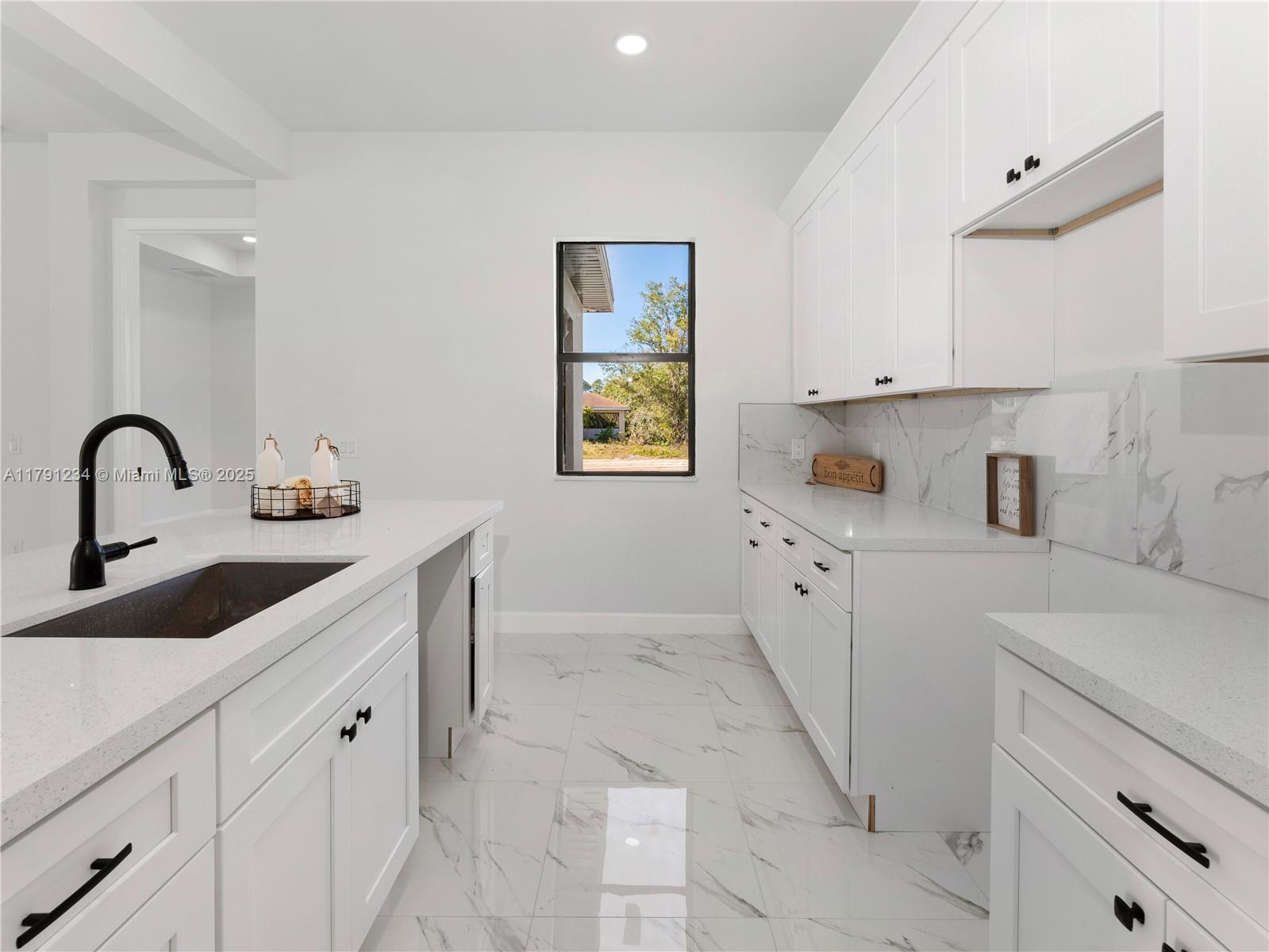 Picture of 923 Winters St E, Lehigh Acres, FL 33974