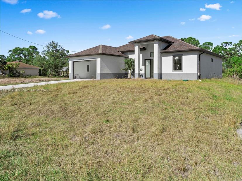 Picture of 923 Winters St E, Lehigh Acres FL 33974