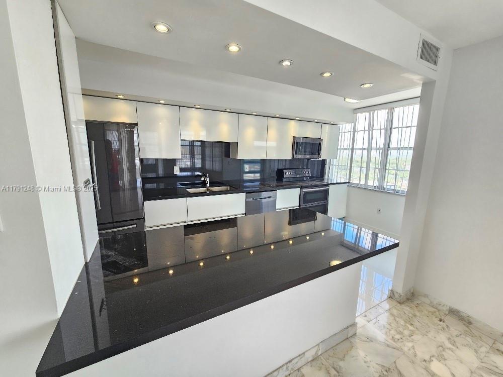 Picture of 18051 Biscayne Blvd # 1704, Aventura, FL 33160