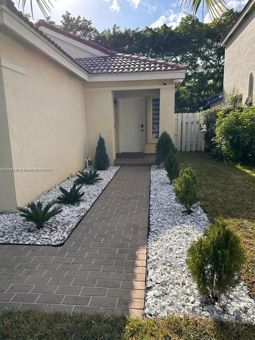 Picture of 591 Talavera Rd, Weston FL 33326