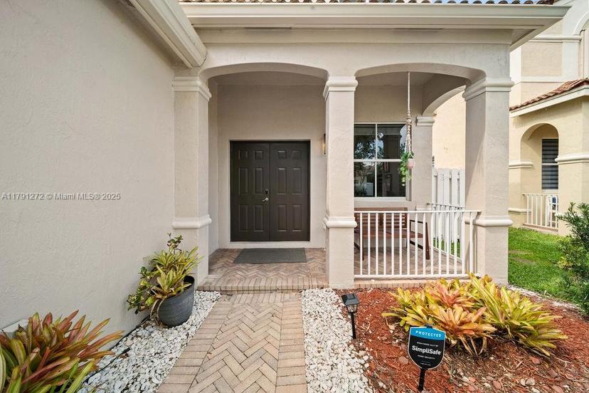 Picture of 721 Tanglewood Cir, Weston FL 33327