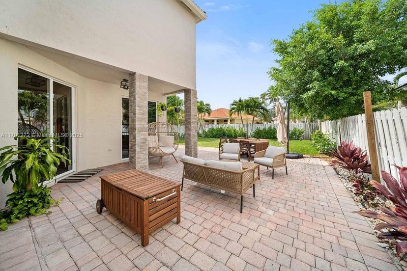 Picture of 721 Tanglewood Cir, Weston FL 33327