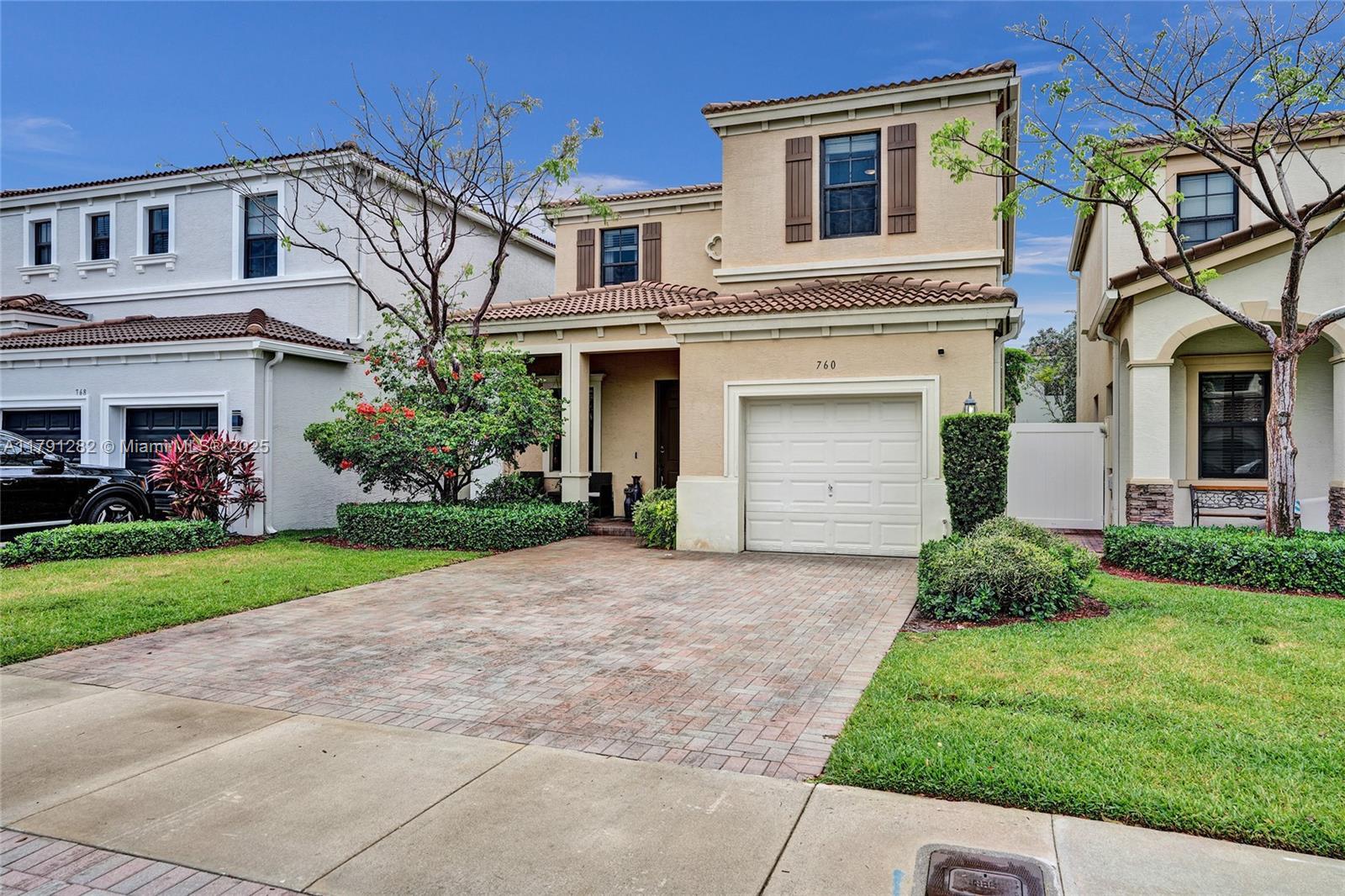 Picture of 760 NE 193Rd Ter, Miami, FL 33179
