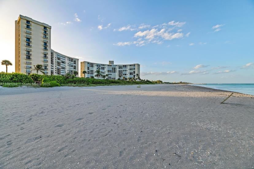 Picture of 400 Ocean Trail Way # 302, Jupiter FL 33477