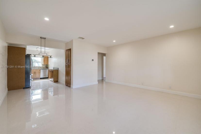 Picture of 2600 S Ocean Dr # S314, Hollywood FL 33019