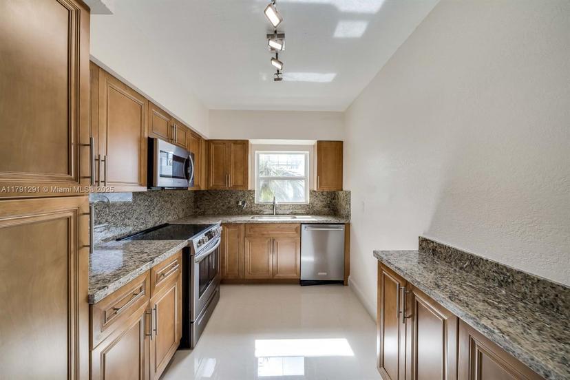 Picture of 2600 S Ocean Dr # S314, Hollywood FL 33019