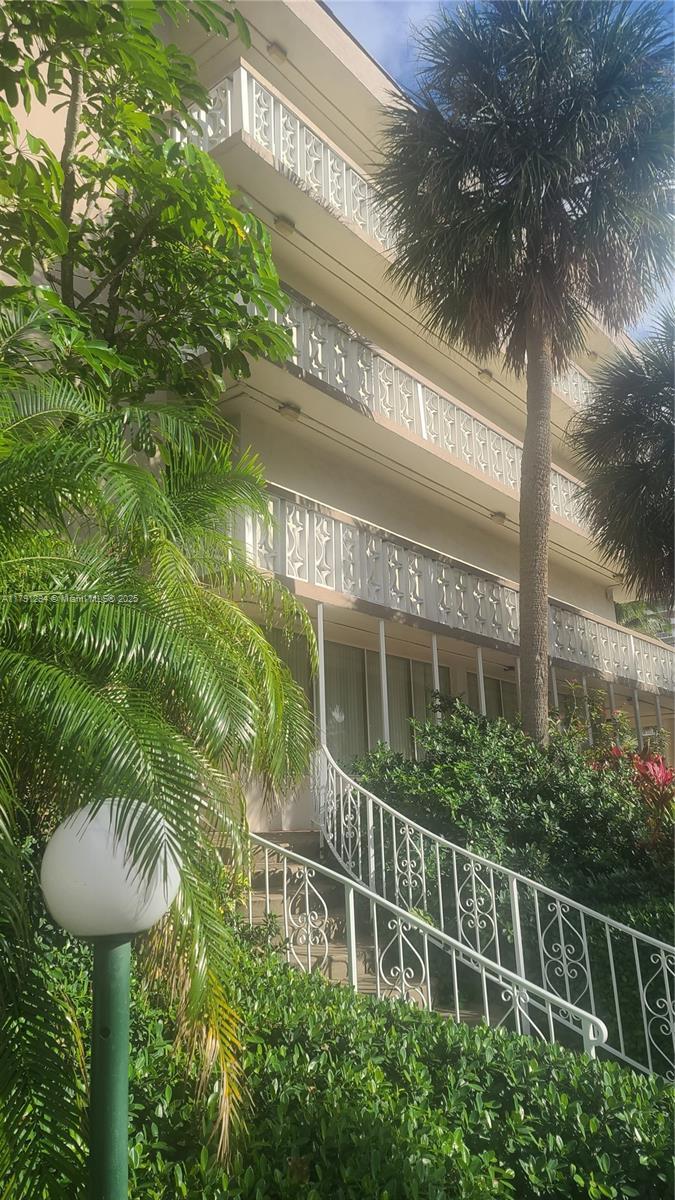 Picture of 1936 S Ocean Dr # 18D, Hallandale Beach FL 33009