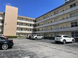 Picture of 1936 S Ocean Dr # 18D, Hallandale Beach, FL 33009