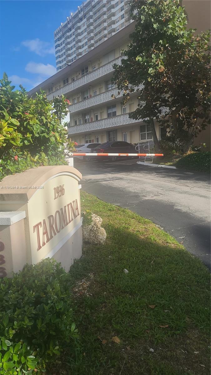 Picture of 1936 S Ocean Dr # 18D, Hallandale Beach FL 33009