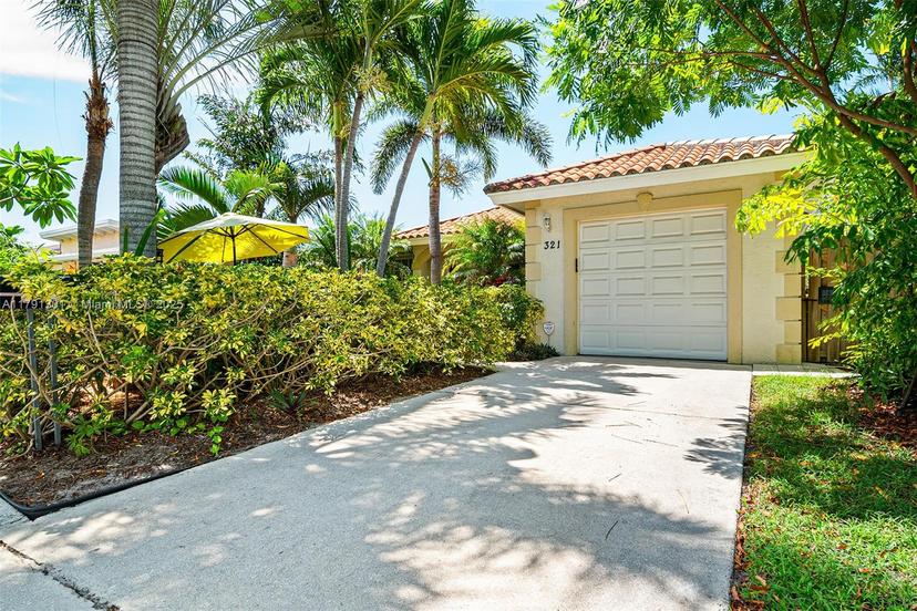 Picture of 321 Princeton Dr, Lake Worth FL 33460