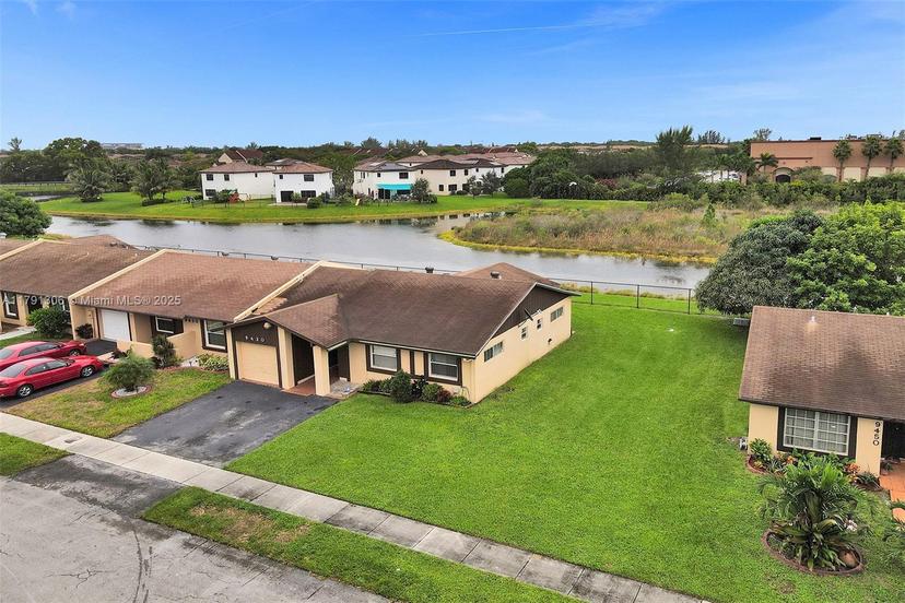 Picture of 9430 S Meadows Cir, Miramar FL 33025