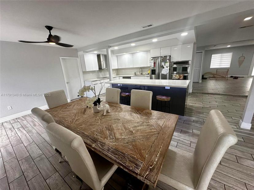 Picture of 17901 NW 82Nd Ave, Hialeah FL 33015