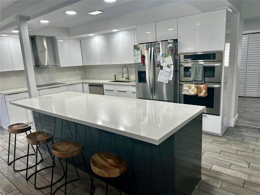 Picture of 17901 NW 82Nd Ave, Hialeah FL 33015