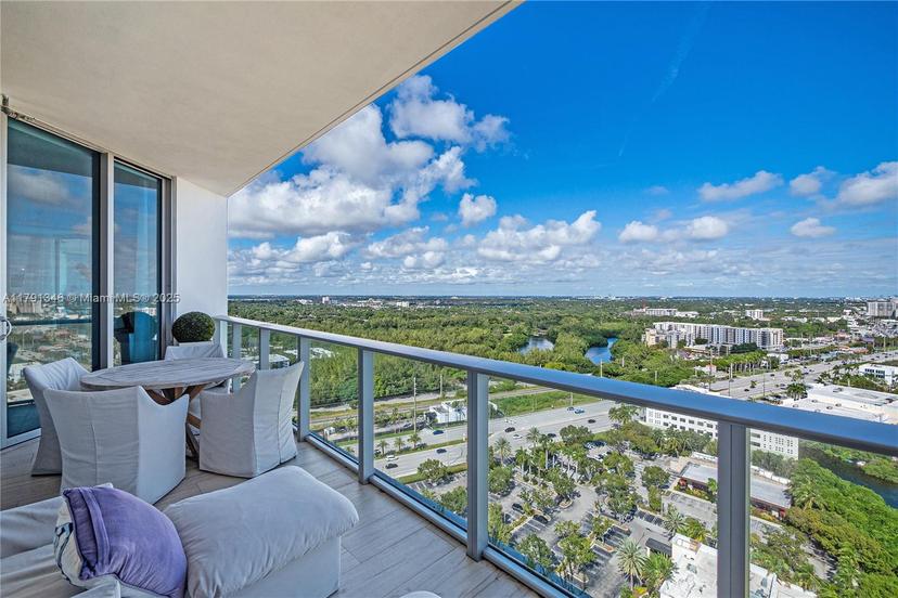 Picture of 17301 Biscayne Blvd, North Miami Beach FL 33160