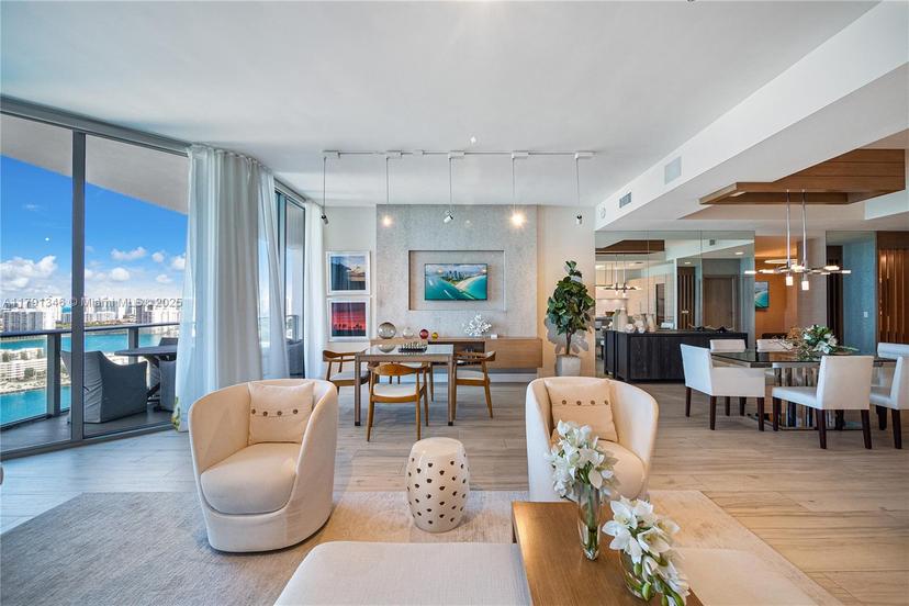 Picture of 17301 Biscayne Blvd, North Miami Beach FL 33160