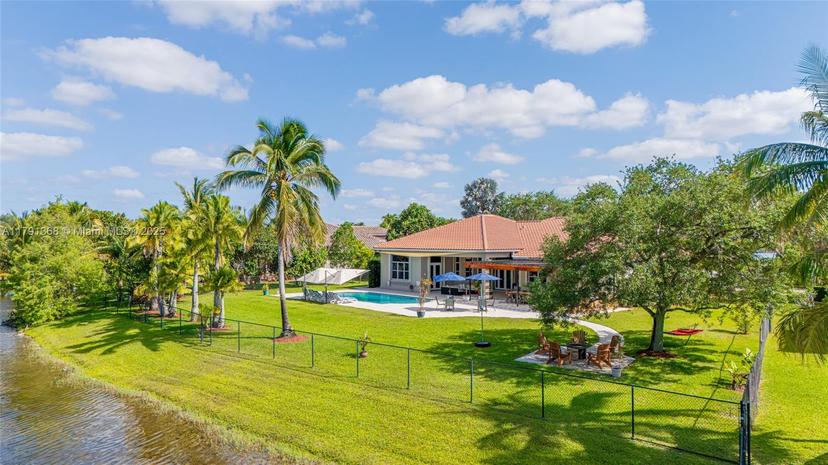 Picture of 13003 SW 41St St, Davie FL 33330