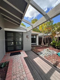 Picture of 13686 SW 116Th Ln, Miami, FL 33186