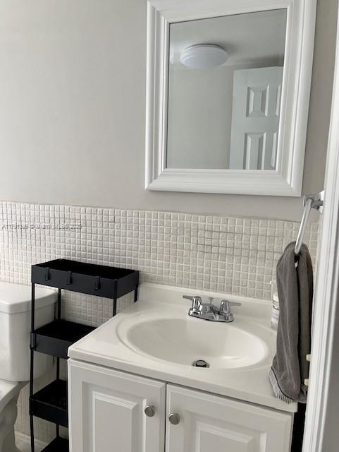 Picture of 30 SE 4Th Ave # 211, Hallandale Beach FL 33009