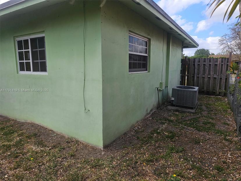 Picture of 11104 SW 154Th Ter, Miami FL 33157