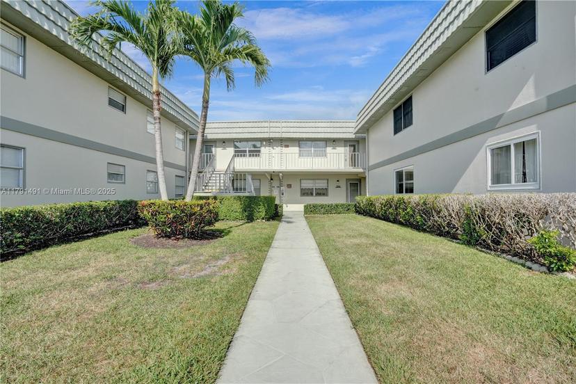 Picture of 127 Monaco C # C, Delray Beach FL 33446