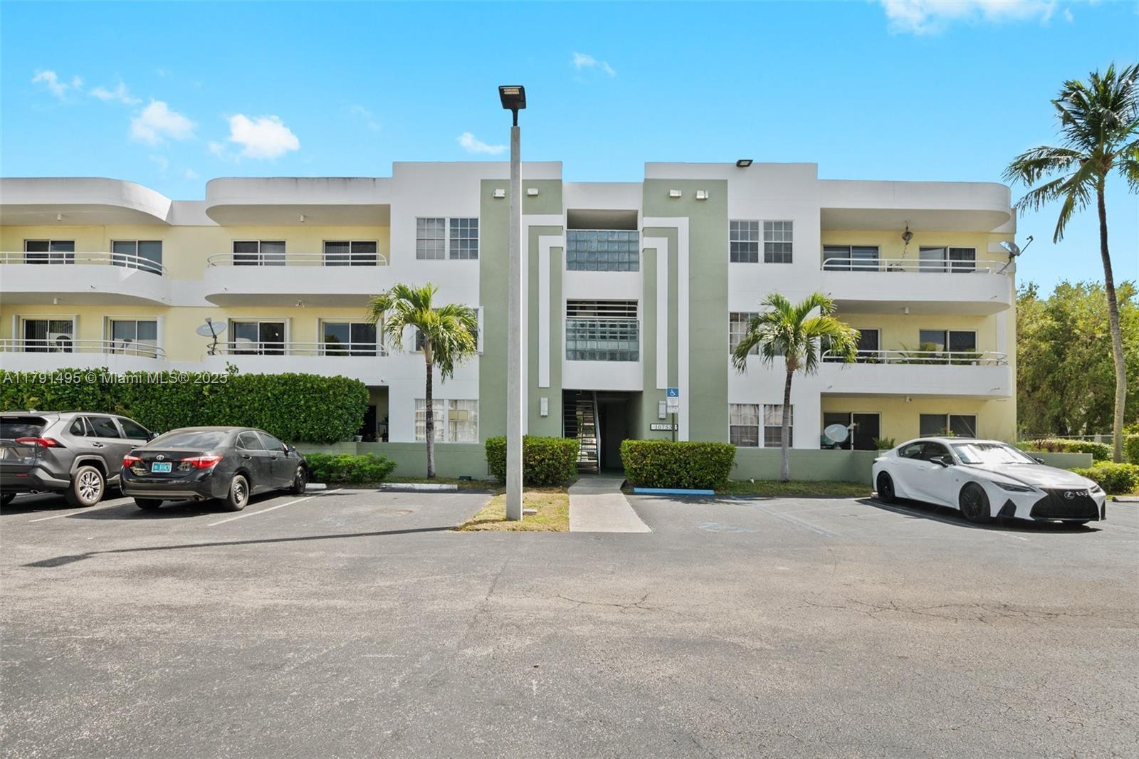 Picture of 10755 SW 108Th Ave # 205, Miami, FL 33176