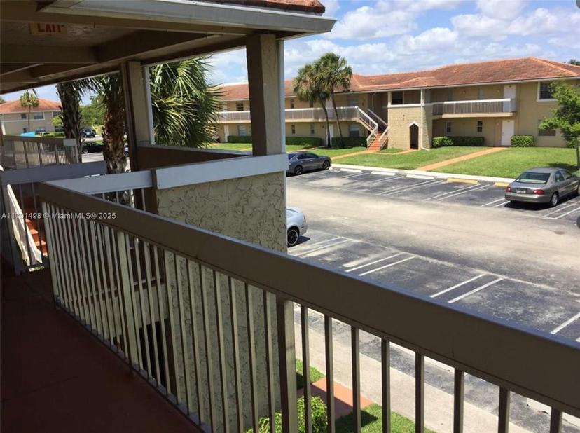 Picture of 10106 Twin Lakes Dr # I, Coral Springs FL 33071