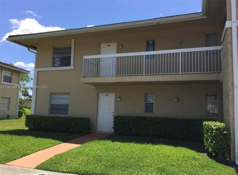 Picture of 10106 Twin Lakes Dr # I, Coral Springs FL 33071