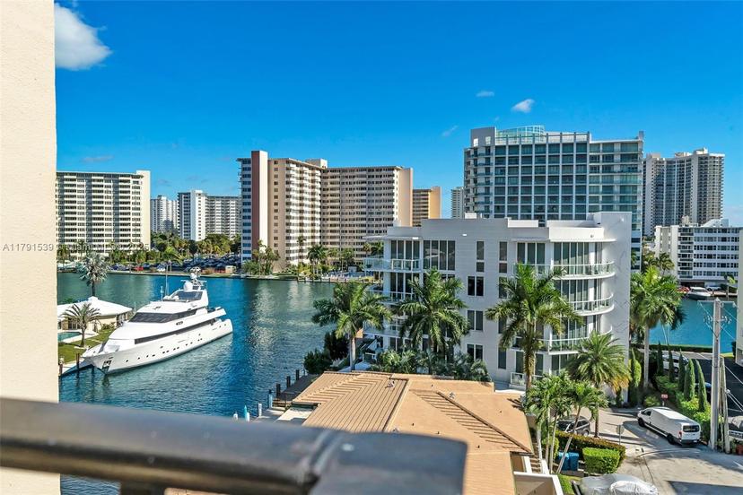 Picture of 2881 NE 33Rd Ct # 7E, Fort Lauderdale FL 33306