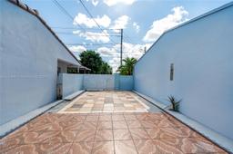 Picture of 7000 W 15Th Ct, Hialeah, FL 33014