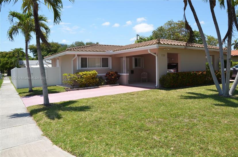 Picture of 1124 NE 3Rd St, Hallandale Beach FL 33009