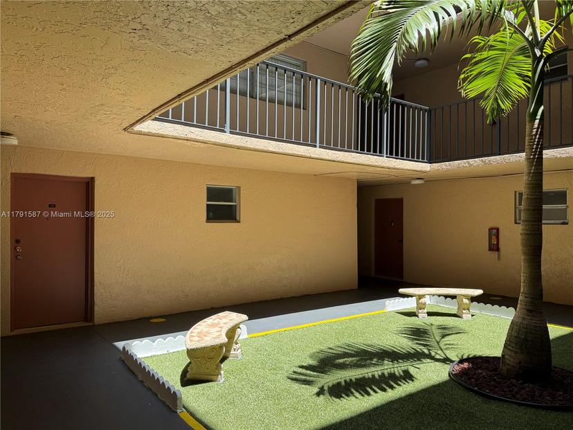 Picture of 13701 Kendale Lakes Cir # 108, Miami FL 33183