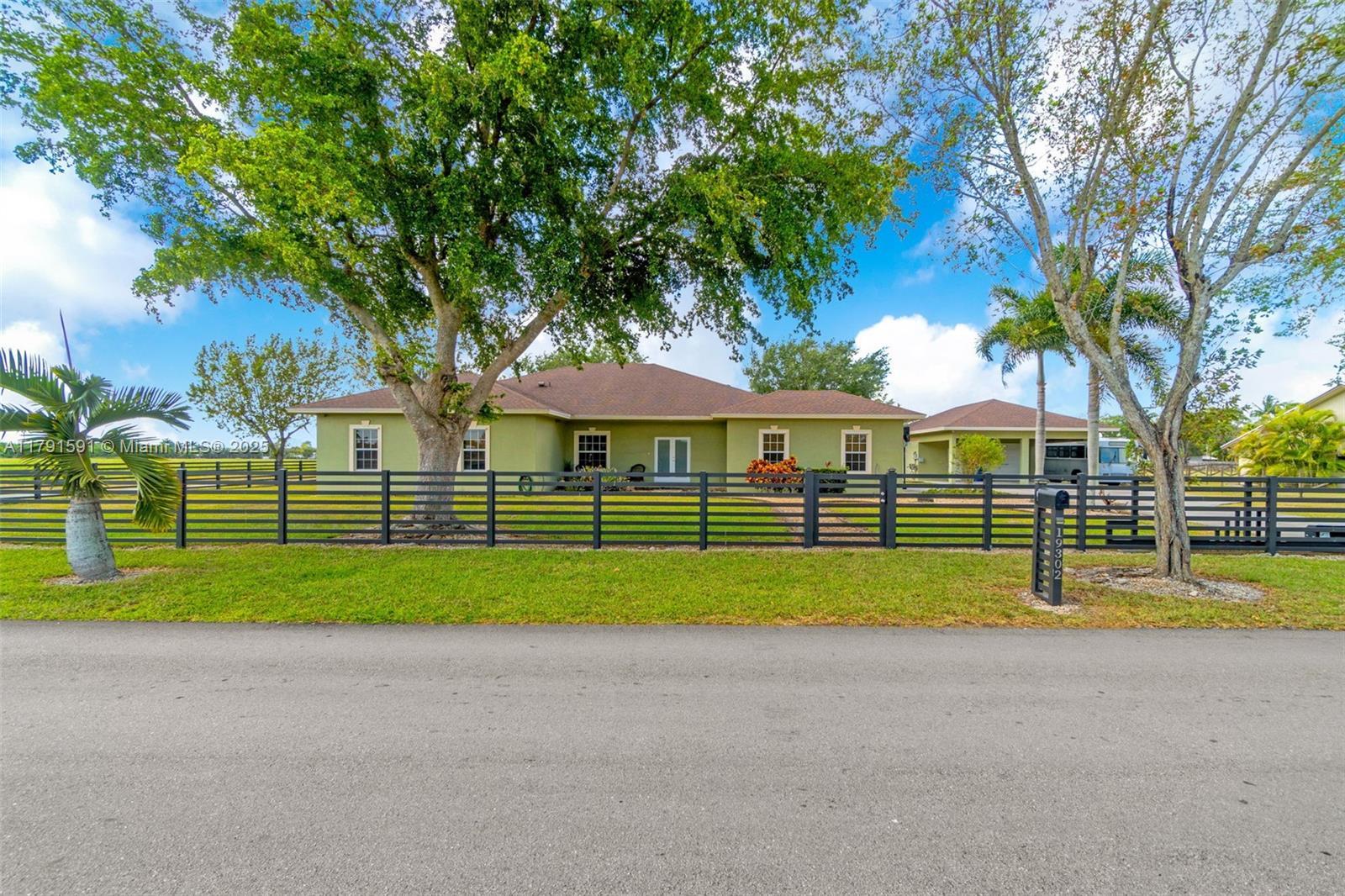 Picture of 19302 SW 292Nd St, Homestead, FL 33030