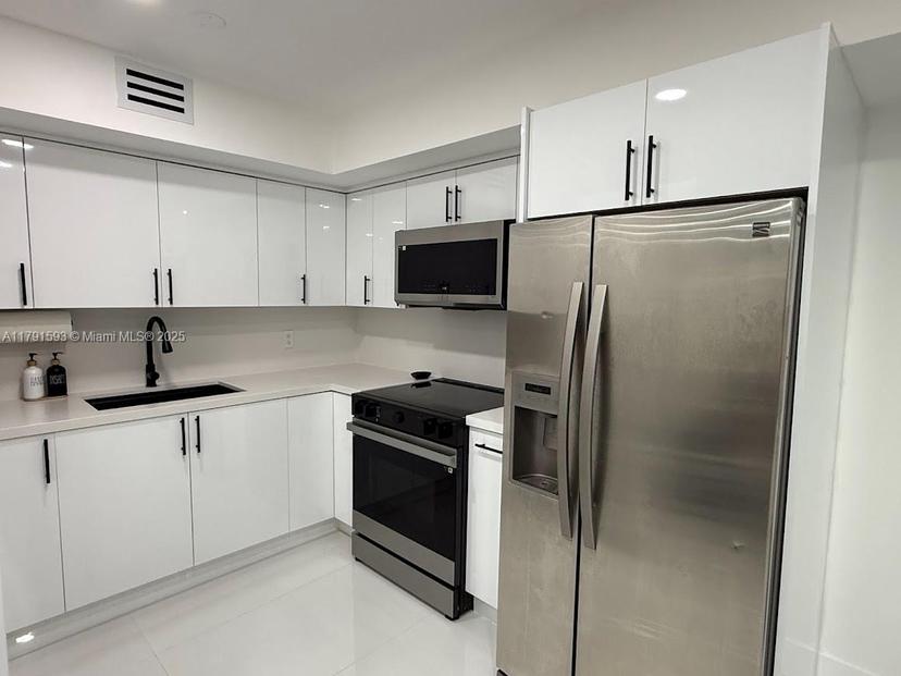 Picture of 6070 W 19Th Ave # 107, Hialeah FL 33012