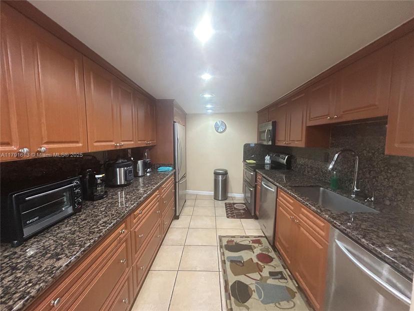 Picture of 5401 Collins Ave # 434, Miami Beach FL 33140