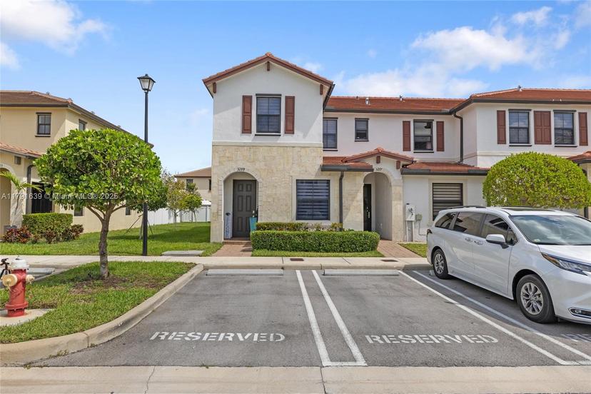 Picture of 3289 W 106Th Ter, Hialeah FL 33018