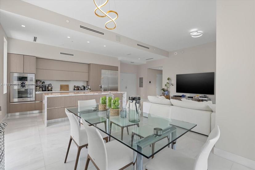 Picture of 300 S Biscayne Blvd # 3902, Miami FL 33131