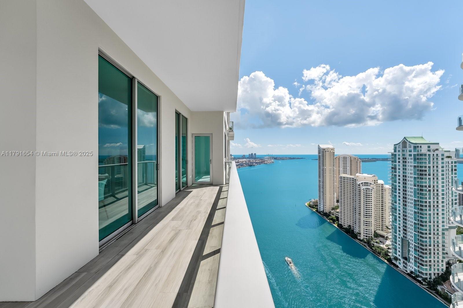 Picture of 300 S Biscayne Blvd # 3902, Miami, FL 33131