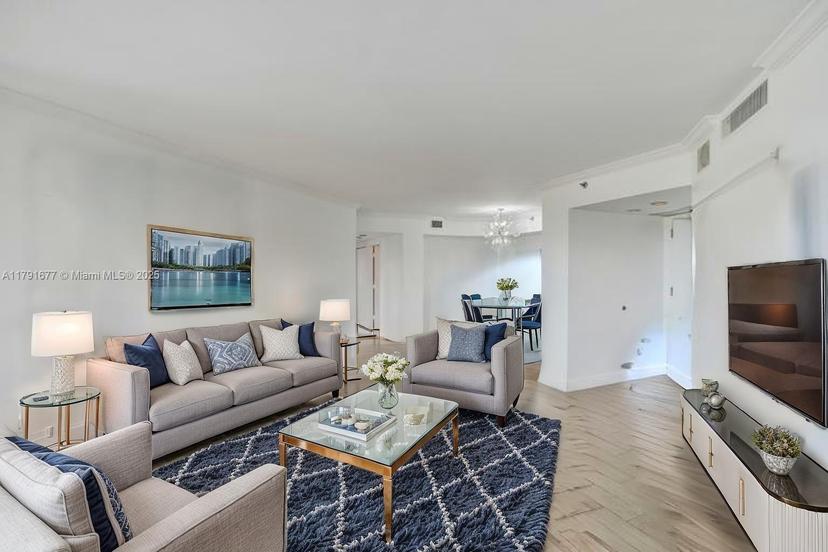 Picture of 1000 W Island Blvd # 503, Aventura FL 33160