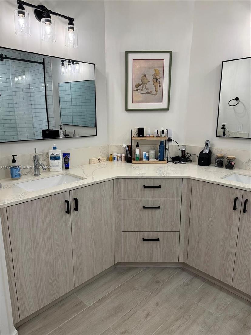 Picture of 15533 N Miami Lakeway N # 19, Miami Lakes FL 33014