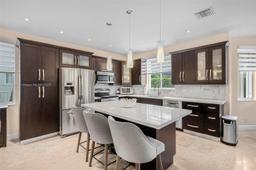 Picture of 943 Golden Cane Dr, Weston, FL 33327