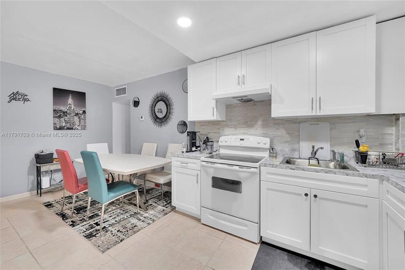 Picture of 1851 NE 168Th St # A8, North Miami Beach FL 33162
