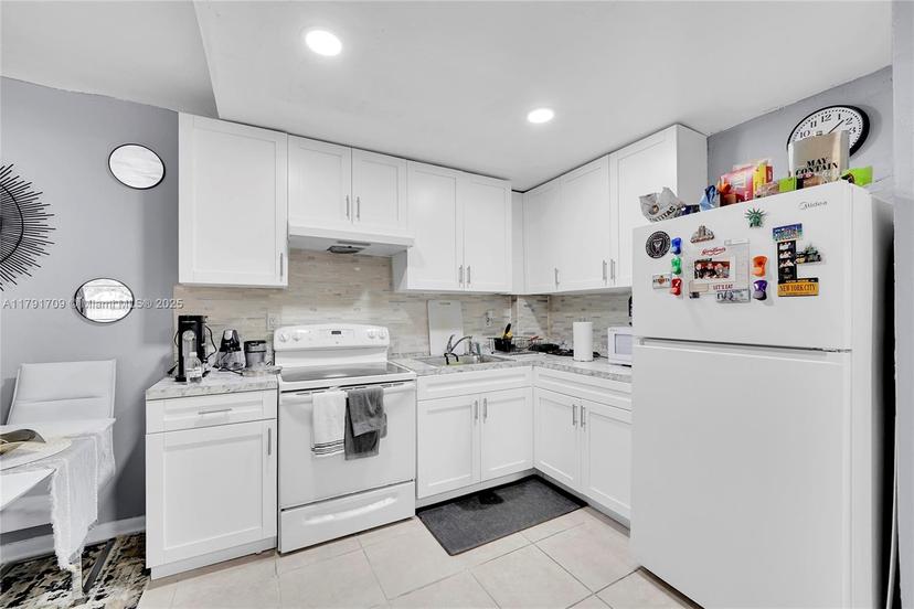 Picture of 1851 NE 168Th St # A8, North Miami Beach FL 33162