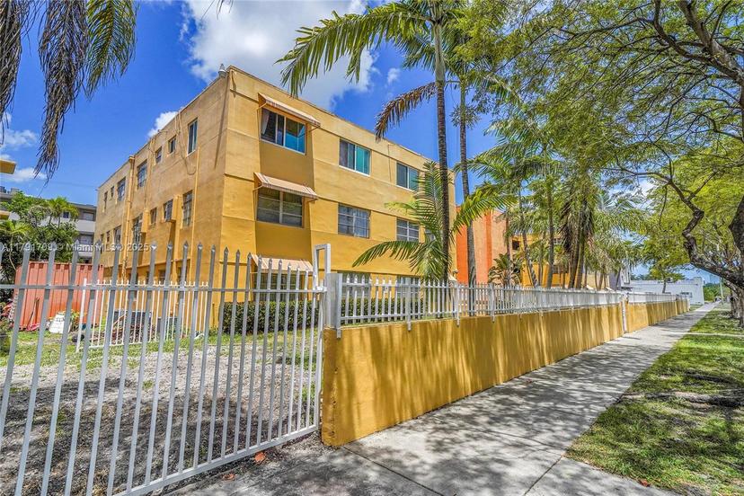 Picture of 1851 NE 168Th St # A8, North Miami Beach FL 33162