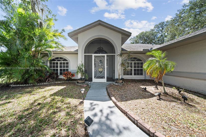 Picture of 100 Oak Knolls Circle, Sebring FL 33876